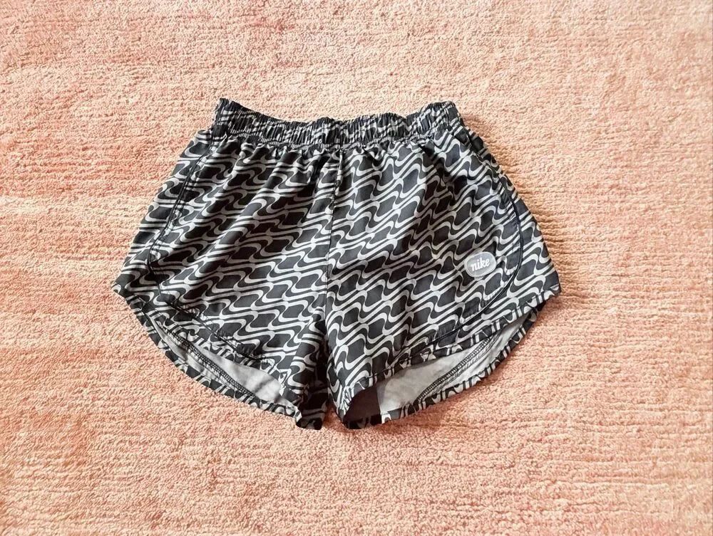 Nike Women’s M Dri-FIT Tempo Running Shorts Black Gray Print